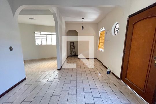 Sala de casa para alugar com 3 quartos, 166m² em Vila Nova Alba, São Paulo