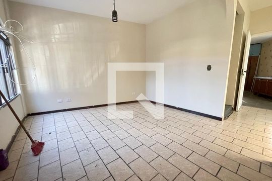 Sala de casa para alugar com 3 quartos, 166m² em Vila Nova Alba, São Paulo