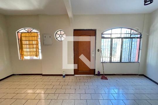 Sala de casa para alugar com 3 quartos, 166m² em Vila Nova Alba, São Paulo