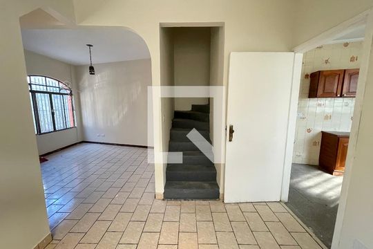 Sala de casa para alugar com 3 quartos, 166m² em Vila Nova Alba, São Paulo