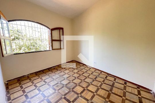 Quarto 1 de casa para alugar com 3 quartos, 166m² em Vila Nova Alba, São Paulo
