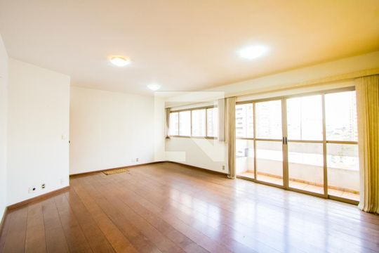 Sala de apartamento para alugar com 3 quartos, 137m² em Jardim, Santo André