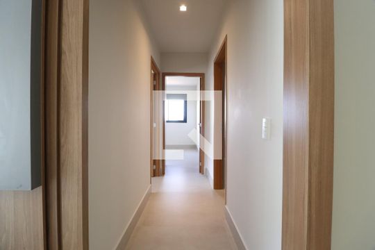 Corredor de apartamento para alugar com 3 quartos, 110m² em Jardim Sul, Uberlândia
