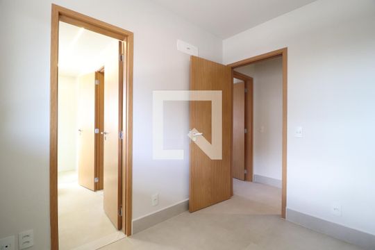 Suíte de apartamento para alugar com 3 quartos, 110m² em Jardim Sul, Uberlândia