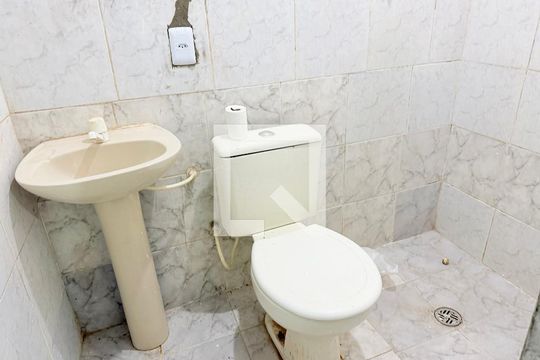 Banheiro da suíte de casa para alugar com 2 quartos, 70m² em Jardim Germania, São Paulo