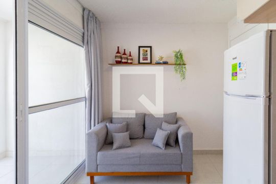 Apartamento para alugar com 2 quartos, 32m² em Parque Industrial Tomas Edson, São Paulo