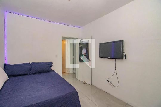 Quarto 1 de apartamento para alugar com 2 quartos, 69m² em Humaitá, Porto Alegre