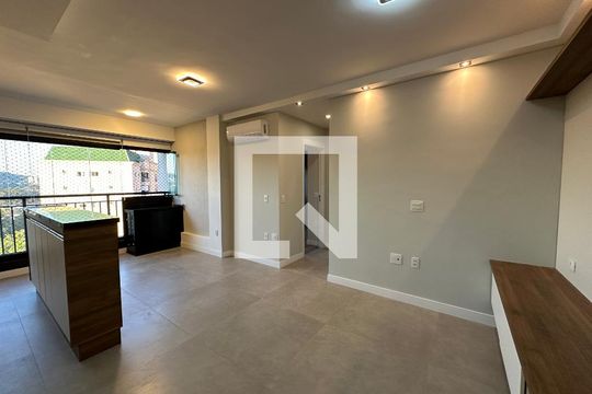 Apartamento para alugar com 2 quartos, 64m² em Alphaville Empresarial, Barueri