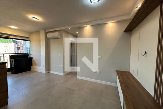 Sala de apartamento para alugar com 2 quartos, 64m² em Alphaville Empresarial, Barueri