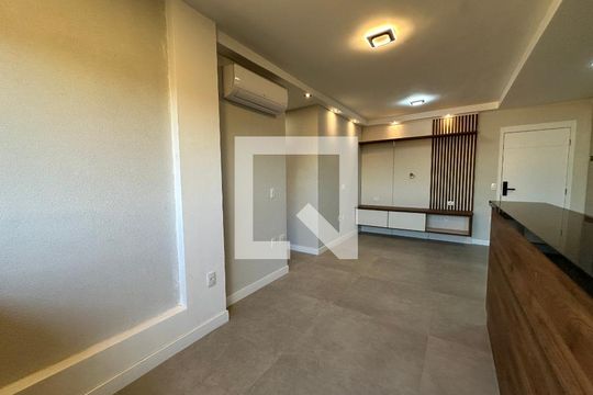 Sala de apartamento para alugar com 2 quartos, 64m² em Alphaville Empresarial, Barueri