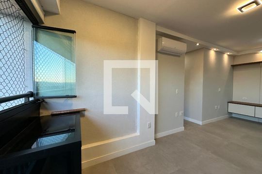 Sala de apartamento para alugar com 2 quartos, 64m² em Alphaville Empresarial, Barueri
