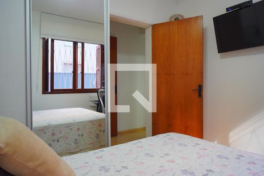 Quarto 1 de apartamento à venda com 2 quartos, 96m² em Vila Ipiranga, Porto Alegre