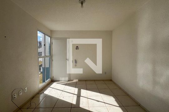 Sala de apartamento para alugar com 2 quartos, 45m² em Caiapos, Contagem