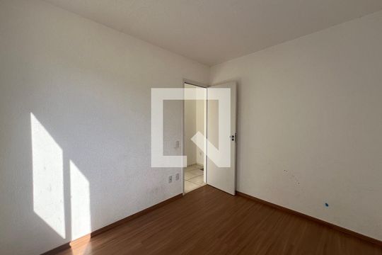 Quarto 1 de apartamento para alugar com 2 quartos, 45m² em Caiapos, Contagem