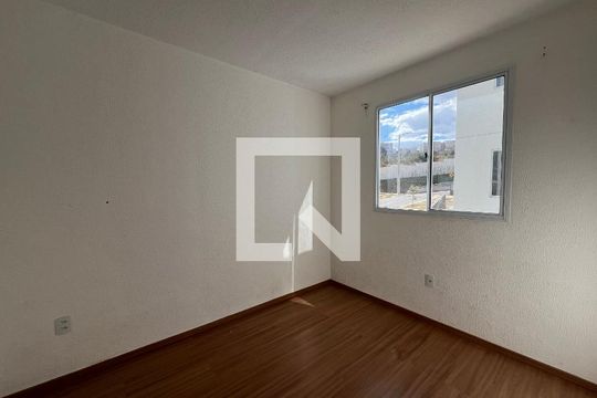 Quarto 1 de apartamento para alugar com 2 quartos, 45m² em Caiapos, Contagem