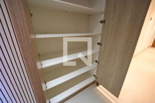 Apartamento para alugar com 2 quartos, 76m² em Setor Bueno, Goiânia