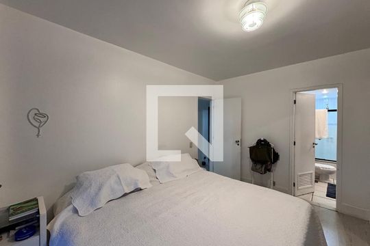 Suíte de apartamento para alugar com 3 quartos, 159m² em Barra da Tijuca, Rio de Janeiro