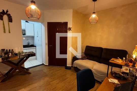 Sala de apartamento à venda com 2 quartos, 50m² em Vila Vitória, Santo André