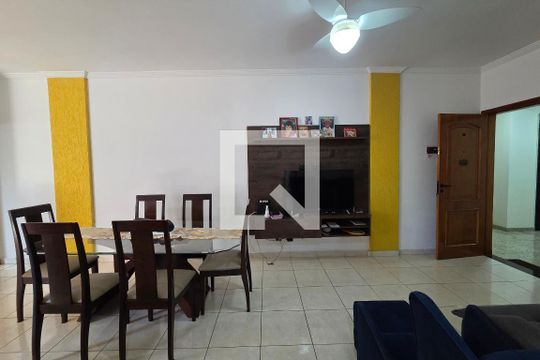 Sala de apartamento para alugar com 2 quartos, 101m² em Vila Tupi, Praia Grande