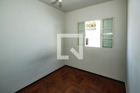 Quarto 1 de apartamento para alugar com 2 quartos, 42m² em Santa Monica, Belo Horizonte