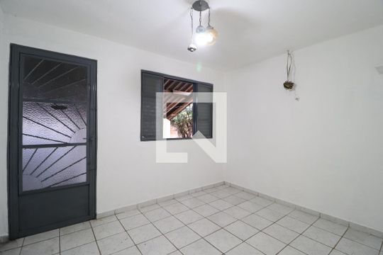 Quarto 1 de casa para alugar com 3 quartos, 159m² em Santa Mônica, Uberlândia