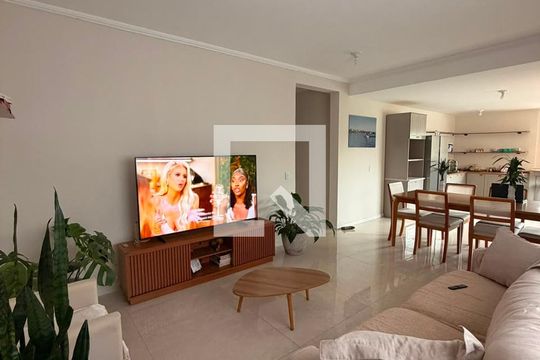 Sala de casa de condomínio para alugar com 3 quartos, 180m² em Vila Oliveira, Mogi das Cruzes