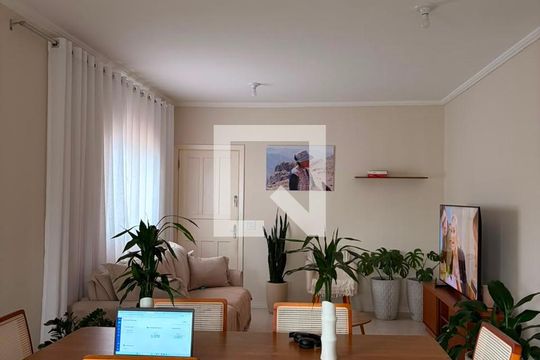 Sala de casa de condomínio para alugar com 3 quartos, 180m² em Vila Oliveira, Mogi das Cruzes