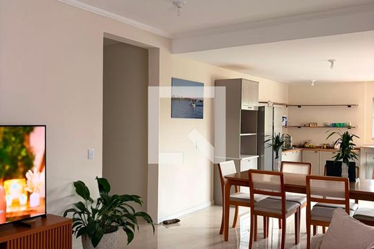 Sala de casa de condomínio para alugar com 3 quartos, 180m² em Vila Oliveira, Mogi das Cruzes