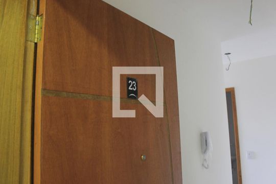 Sala  de apartamento à venda com 2 quartos, 55m² em Jardim Aida, Guarulhos