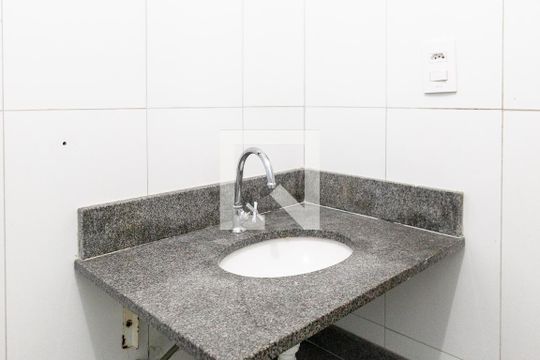 Banheiro de casa para alugar com 1 quarto, 50m² em Parque Continental Ii, Guarulhos