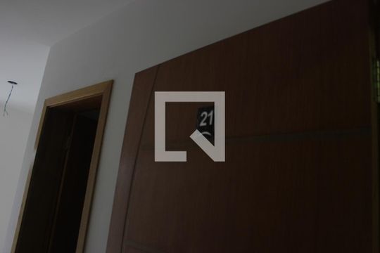 Sala de apartamento à venda com 2 quartos, 53m² em Jardim Aida, Guarulhos