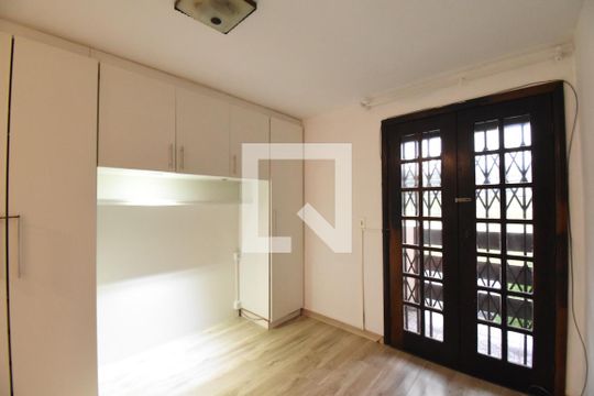 Suíte de casa para alugar com 4 quartos, 153m² em Jardim das Américas, Curitiba