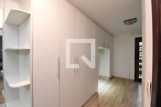 Suíte de casa para alugar com 4 quartos, 153m² em Jardim das Américas, Curitiba