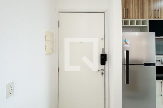 Entrada  de apartamento para alugar com 3 quartos, 72m² em Vila Tupi, São Bernardo do Campo