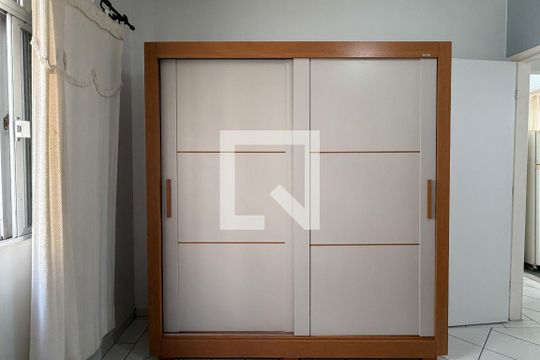 Quarto de apartamento para alugar com 1 quarto, 45m² em Gonzaga, Santos