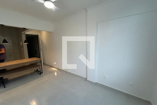 Sala de apartamento para alugar com 4 quartos, 74m² em Campinho, Rio de Janeiro