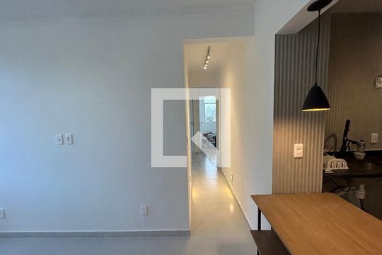 Corredor de apartamento para alugar com 4 quartos, 74m² em Campinho, Rio de Janeiro