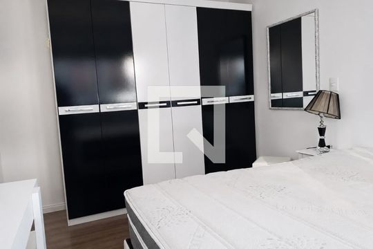 Quarto de apartamento para alugar com 1 quarto, 51m² em Centro, Florianópolis