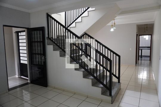 Sala de casa para alugar com 3 quartos, 201m² em Morada do Sol, Americana