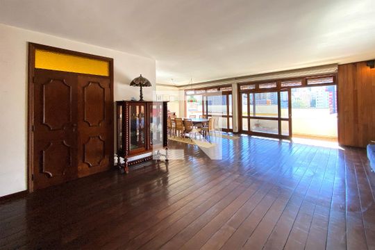 Sala de casa à venda com 6 quartos, 600m² em Coracao de Jesus, Belo Horizonte