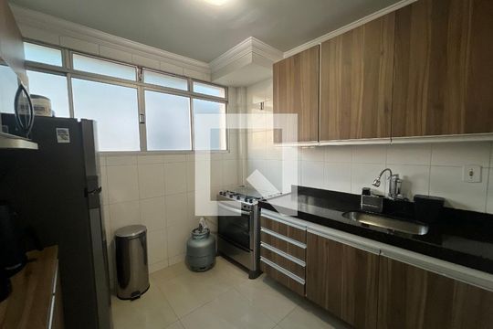 Cozinha de apartamento à venda com 2 quartos, 97m² em Parque Turistas, Contagem