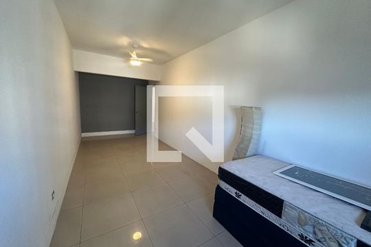 Quarto 1 de apartamento para alugar com 3 quartos, 90m² em Centro, São Vicente
