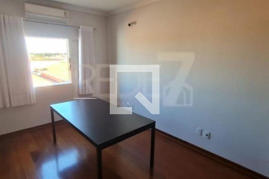 Casa à venda com 4 quartos, 264m² em Jardim Aurelia, Campinas