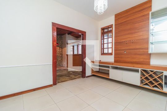 Sala de casa para alugar com 4 quartos, 210m² em Itapoã, Belo Horizonte