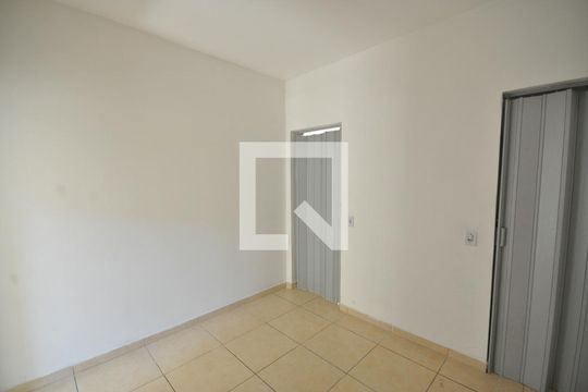 Quarto /Sala de casa para alugar com 1 quarto, 22m² em Parque Novo Mundo, São Paulo
