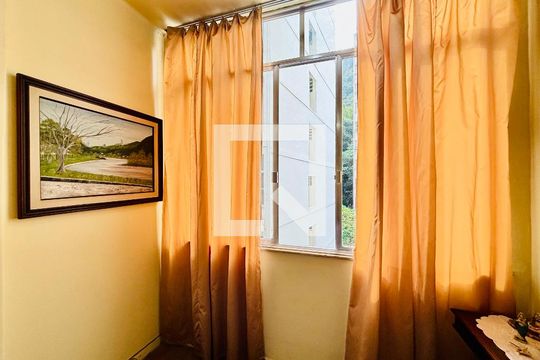 Sala de apartamento para alugar com 2 quartos, 80m² em Copacabana, Rio de Janeiro