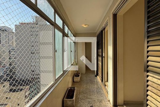Apartamento para alugar com 4 quartos, 250m² em Santa Cecilia, São Paulo