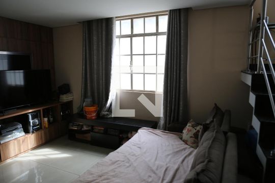 Sala de casa à venda com 5 quartos, 360m² em Novo Eldorado, Contagem