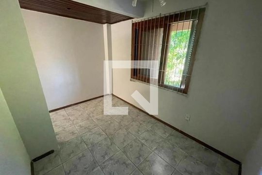Quarto 2 de casa para alugar com 3 quartos, 200m² em Sarandi, Porto Alegre