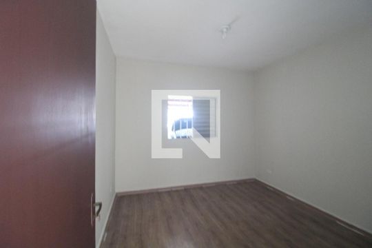 Quarto 2 de casa para alugar com 2 quartos, 125m² em Jardim Angelina, São Paulo